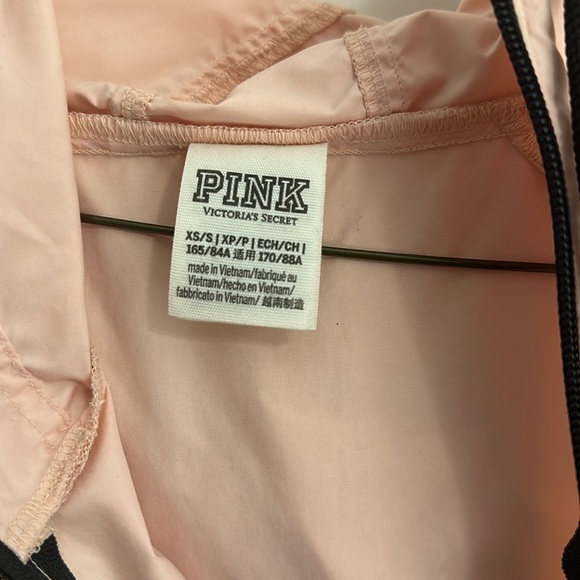 PINK Victoria’s Secret Waterproof jacket, size XS/S. In excellent condition! - Picture 2 of 5
